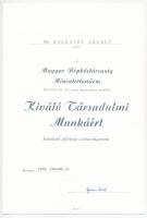 ~1970-1980. 5db-os vegyes kitüntetés adományozói okirat és igazolvány tétel, közte "Kiváló Társadalmi Munkáért" adományozói okirat szárazpecséttel és "Kiváló Szövetkezeti Munkáért" viselési igazolvány + 1db "a munkahelyen szerzett polgári védelmi kiképzésen való részvételről" igazolás