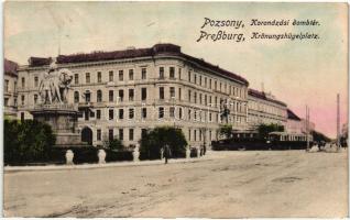 Pozsony, Bratislava; Koronázási dombtér, villamos, motorvonat / square, tram