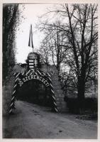 cca 1940 Rozsnyóbánya, bányamentők, bányászok és ápolók csoportképe, Matheisel József (1908-1961) fé...