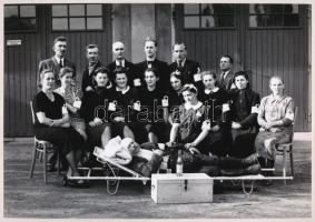 cca 1940 Rozsnyóbánya, bányamentők, bányászok és ápolók csoportképe, Matheisel József (1908-1961) fé...