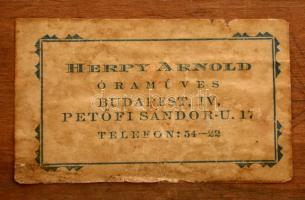 Herpy Arnold óraműves fadobozka, sérülésekkel, 9x9x3 cm