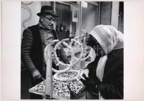cca 1974 Kecskemét, szerencsejáték, korabeli negatívról készült modern nagyítás, 18x25 cm-es fotópapírra