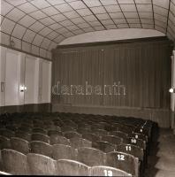 1973 Budapest, Tétény mozi kívül-belül, 6 db szabadon felhasználható negatív, 6x7 cm