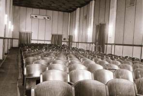 1973 Budapest, Széchenyi mozi kívül-belül, 7 db szabadon felhasználható negatív, 6x7 cm