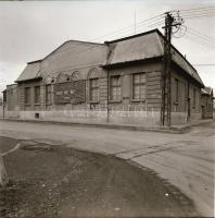 1973 Budapest, Otthon mozi kívül-belül, 6 db szabadon felhasználható negatív, 6x7 cm