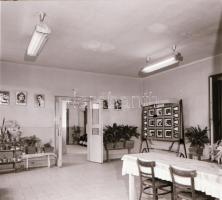 1973 Budapest, Otthon mozi kívül-belül, 6 db szabadon felhasználható negatív, 6x7 cm