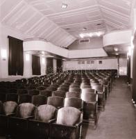 1973 Budapest, Otthon mozi kívül-belül, 6 db szabadon felhasználható negatív, 6x7 cm