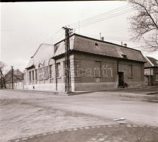 1973 Budapest, Otthon mozi kívül-belül, 6 db szabadon felhasználható negatív, 6x7 cm