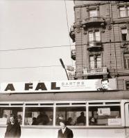 1969 Budapesti villamosok új filmek reklámjával, 3 db szabadon felhasználható negatív, 6x6 cm