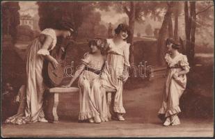 10 db RÉGI motívumos képeslap; hölgyek, gyerek, köztük fotólap és egy modern reprint képeslap / 10 p...