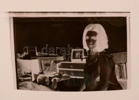 cca 1975 Veled Madridban című film állóképeinek negatív felvételei, 40 db negatív (az ezekről készít...