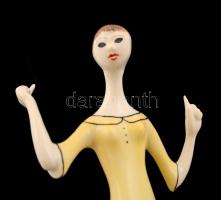 Hollóházi sárgaruhás táncoló nő, kézzel festett, jelzett, hibátlan, m: 18,5 cm