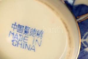 Kis kínai porcelán tétel: 3 db különféle kékfestéses evőtálka, d: 11,5 cm + 3 db különféle kékfestés...