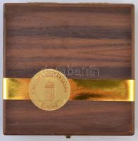 Kósa István (1953- ) 2000. "Szent István - Államalapító 969-1038 / Ezeréves Magyarország" ...