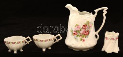 Virágmintás porcelán tétel: kancsó, m: 17 cm; 2 db csésze, m: 6 cm; fogpiszkáló tartó, m: 6 cm; jelzés nélkül, lekopásokkal, az egyik csésze sérült, összesen 4 db