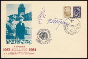 Valentyina Tyereskova (1937- ) és Valerij Bikovszkij (1934- ), orosz űrhajósok aláírásai ukrán gyűjtői emlékborítékon /  Signatures of Valentina Tereshkova (1937- ) and Valeriy Bikovskiy (1934- ) Russian astronauts on Ukrainian collectors envelope