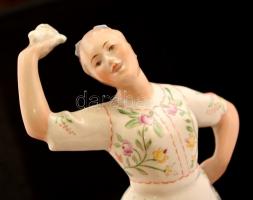 Zsolnay porcelán néptáncos lány, kézzel festett, jelzett, nagyon apró kopásnyomokkal, m: 22,5 cm
