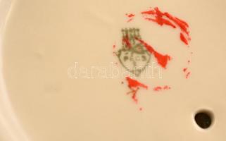 Zsolnay porcelán néptáncos lány, kézzel festett, jelzett, nagyon apró kopásnyomokkal, m: 22,5 cm