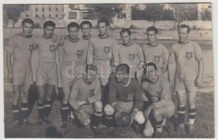 1947 A Rákosi-kupát megnyerő Gellért fürdő football csapata. Fotólap