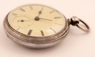 XIX. sz. második fele: Dupla fedeles, kulcsos ezüst zsebóra, hozzávaló kulccsal. Javításra szoruló s...