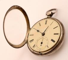 XIX. sz. második fele: Dupla fedeles, kulcsos ezüst zsebóra, hozzávaló kulccsal. Javításra szoruló s...