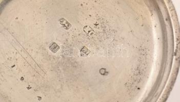 XIX. sz. második fele: Dupla fedeles, kulcsos ezüst zsebóra, hozzávaló kulccsal. Javításra szoruló s...