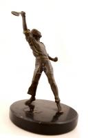 Jelzés nélkül: Teniszező férfi. Spiáter, ragasztott ütővel, alabástrom talapzattal, m:25 cm