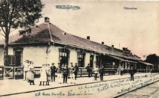 Kézdivásárhely, Targu Secuiesc; Vasútállomás, kiadja Benovits J. Jenő / railway station (fa)