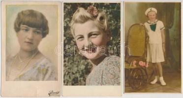 cca 1944 Színezett műtermi portréfotók, 3 db fotólap, 14x9 cm