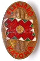 Vegyes militária tétel, közte ~1970-1980. "Élenjáró Katona" zománcozott fém miniatűr jelvé...