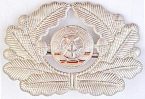 Vegyes 9db-os tétel, közte NDK DN fém sapkajelvény (javított), DN "Vörös csillag" sapkajel...