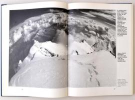 Reinhold Messner: Egy hegymászó hitvallása. Fordította, szerkesztette és a hely- és névmutatót össze...