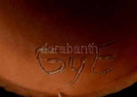 Győrbíró Enikő (1932-1999):  Menyasszony. Festett kerámia, jelzett, hibátlan, m:19 cm