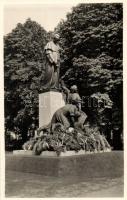 Budapest V. Prohászka Ottokár szobor