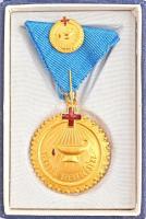 ~1980. Véradás Szervezésért aranyozott, zománcozott fém kitüntetés, szalaggal eredeti tokjában, kitűzővel (40mm) T:1