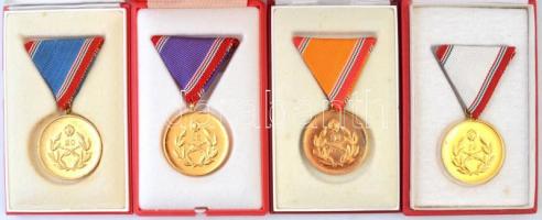 ~1970-1980. Honvédelmi Érdemérem aranyozott fém kitüntetés mellszalagon (4xklf), 20,25,30 és 35 év után, mindegyik dísztokban T:2