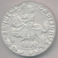 1999. "Szent László" bisquit porcelán jubileumi emlékérem, eredeti dobozában (41mm) T:1