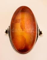 Ezüst gyűrű borostyán kővel, Ag, bruttó: 3,3gr., jelzett, méret / Silver ring with amber, Ag, gross. 3,3gr, marked, size: