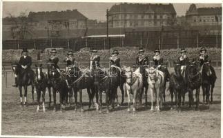 1931 Budapest VII. Lovas bemutató kürtökkel, Pobuda photo