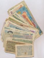 28db-os vegyes külföldi bankjegy tétel, közte Csehszlovákia, Lengyelország, Olaszország, Szovjetunió T:III,III- 28pcs of various banknotes, including Czechoslovakia, Poland, Italy, Soviet Union C:F,VG