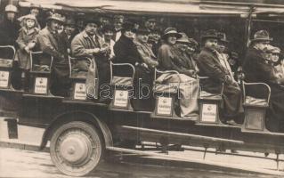 12 db RÉGI autós motívumlap, fotókkal, vegyes minőség / 12 old automobile postcards with some photos...