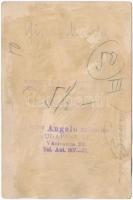 cca 1930 Angelo: Hölgy műtermi fotója, pecséttel jelzett, feliratozott, felületén törésnyomokkal, 16...