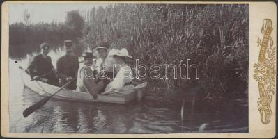 cca 1905 Gyulakeszi, csónakázó társaság. Keményhátú kabinetfotó, hátoldalán feliratozva, 8×16.5 cm