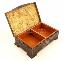 Ezüst (Ag.) doboz a világháború és az újjáépítés képeivel, kaláplt, jelzés nélkül, alsó lábai hiányo...