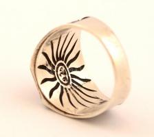 Arab feliratú jelzett ezüst gyűrű csiszolt féldrágakővel. Felirat: Allah pörölye / Arabian silver ri...