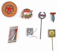 15db-os vegyes magyar és külföldi jelvény és kitűző tétel, közte "KISZ", "Munkásőr&qu...