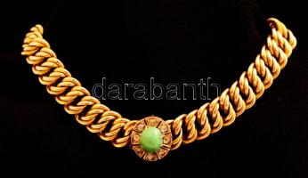 Arany karkötő, kis jade kővel. Jelzett 14 K arany. / Gold bracelet with jade 14C br: 19,3 g