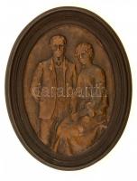 Kutas László (1936-): Békebeli házaspár. Bronz falikép, jelzett, 24×18 cm