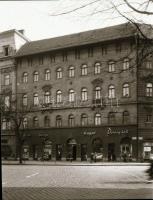 1966 Budapest, Várostörténeti tétel, 13 különféle épület szabadon felhasználható negatívja, az épüle...