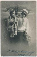 9 db RÉGI motívumos képeslap, romantikus párok / 9 pre-1945 motive postcards, romantic couples